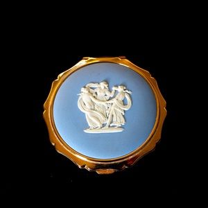 Classic Vintage Wedgwood Jasperware Three Graces cameo compact
